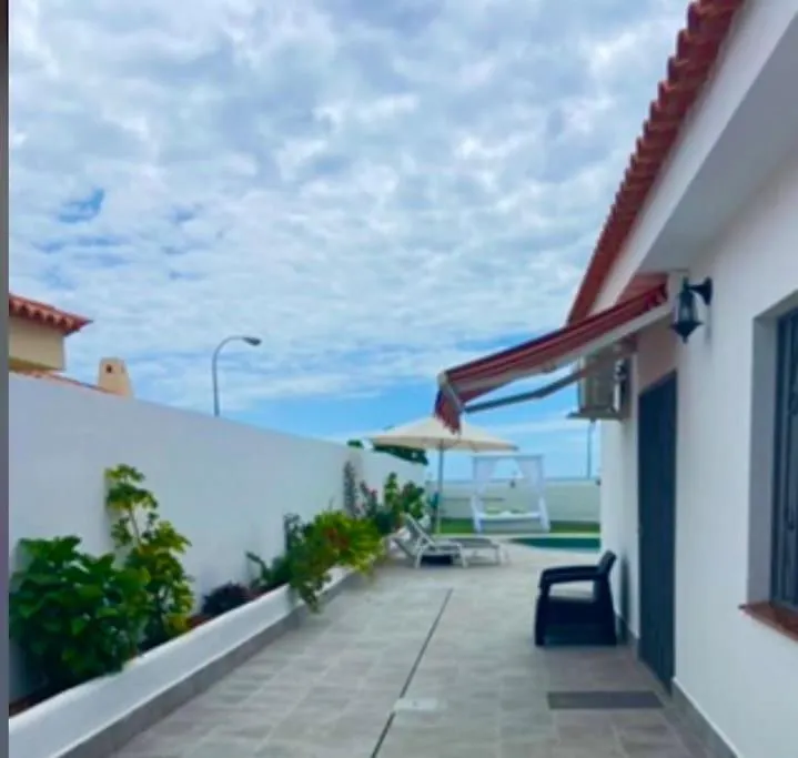 Villa Sueno Azul With A Heated Swimming Pool Callao Salvaje