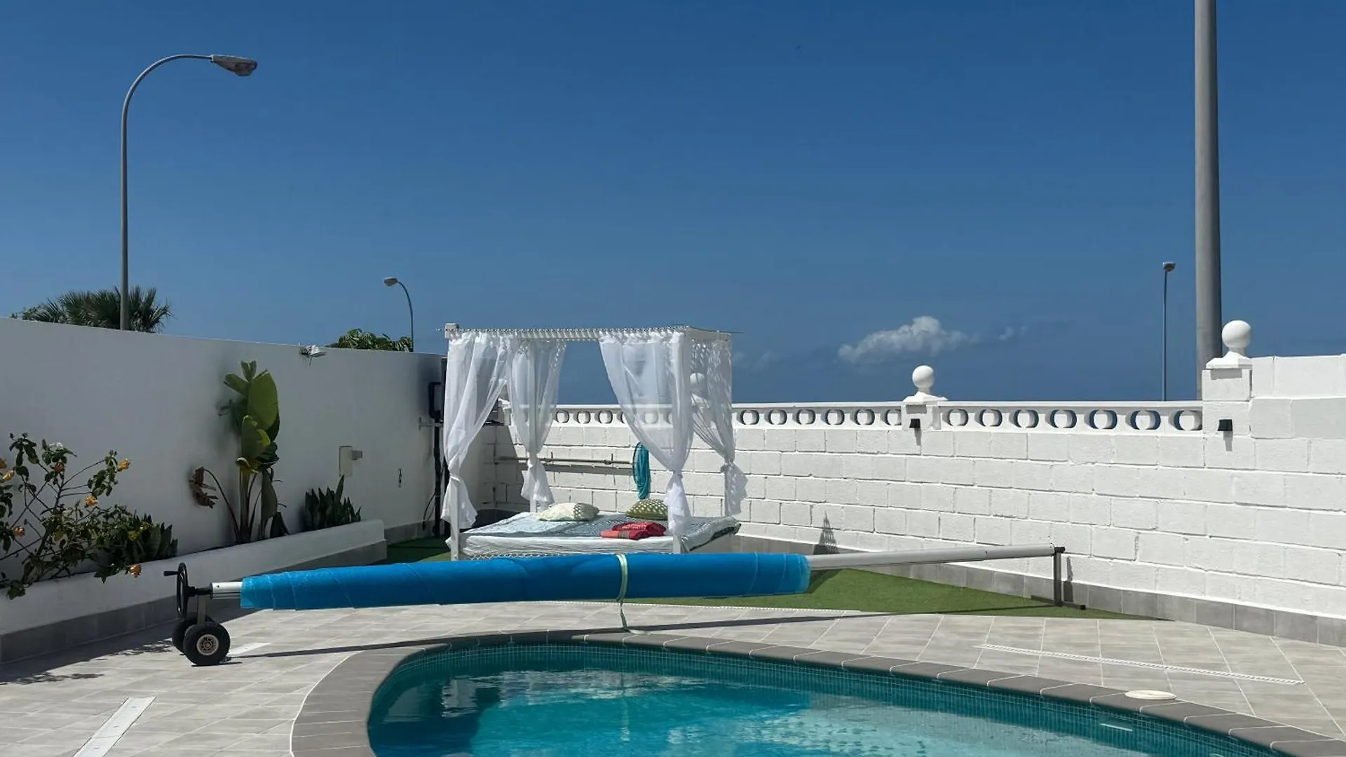 Villa Sueno Azul With A Heated Swimming Pool Кальяо-Сальвахе